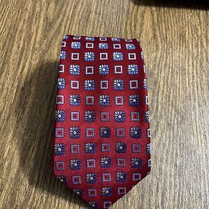 Rochester Mens Necktie 100%‎ Silk Red Blue Geometric Design Hand Made Preppy